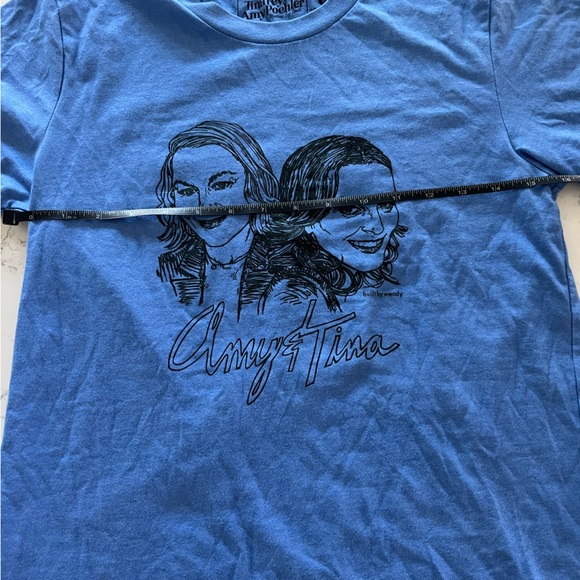 Amy Poehler Tina Fey Blue Tour Souvenir Tee T-Shirt Amy and Tina Size Small - Picture 8 of 8